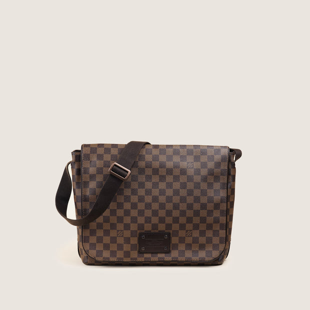 Brooklyn GM Crossbody Bag